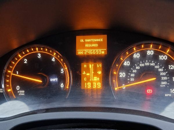 Toyota Avensis Saloon, Diesel, 2009, Grey