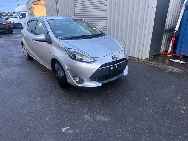 Toyota Aqua Hatchback, Petrol Hybrid, 2018, Silver