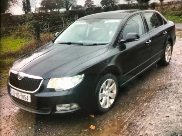 Skoda Superb Hatchback, Diesel, 2012, Black