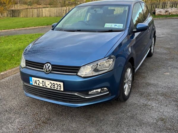 Volkswagen Polo Hatchback, Petrol, 2014, Blue