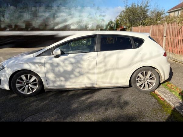 SEAT Leon Hatchback, Petrol, 2011, White
