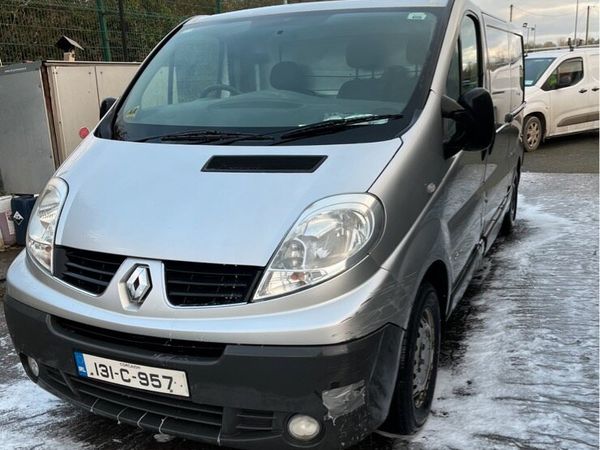 Renault Trafic MPV, Diesel, 2013, Silver