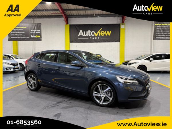 Volvo V40 Hatchback, Petrol, 2018, Blue