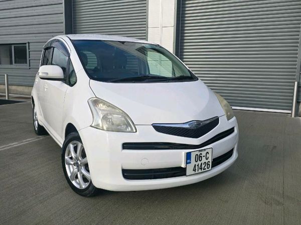 Toyota Ractis MPV, Petrol, 2006, White