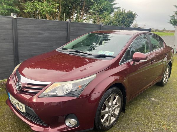 Toyota Avensis Saloon, Diesel, 2012, Red