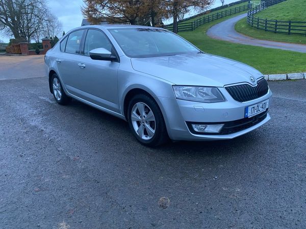 Skoda Octavia Hatchback, Diesel, 2017, Silver