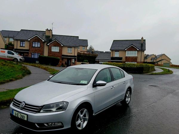 Volkswagen Passat Saloon, Diesel, 2011, Silver
