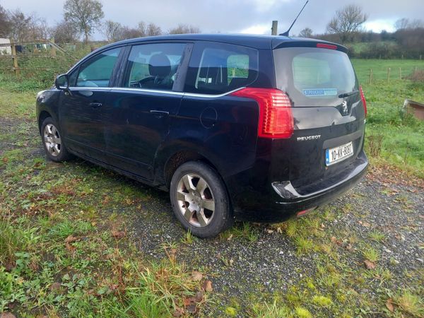 Peugeot 5008 MPV, Diesel, 2010, Black