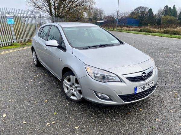 Opel Astra Hatchback, Diesel, 2011, Silver