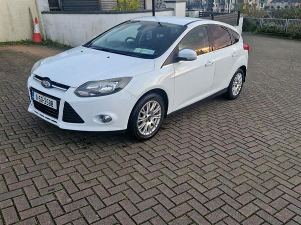 Ford Focus Hatchback, Petrol, 2011, White