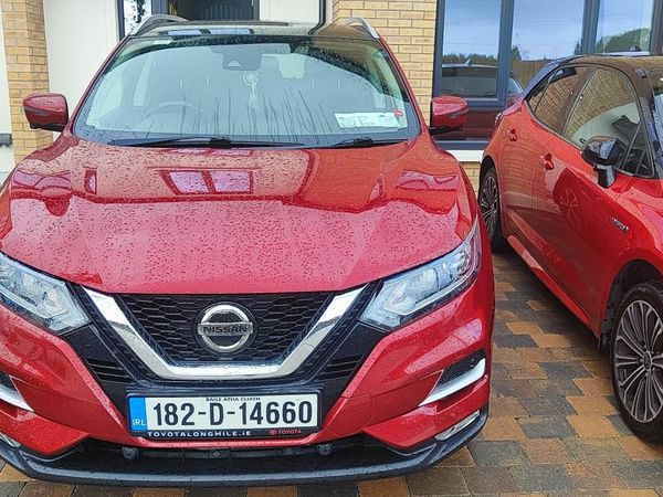 Nissan Qashqai MPV, Petrol, 2018, Red