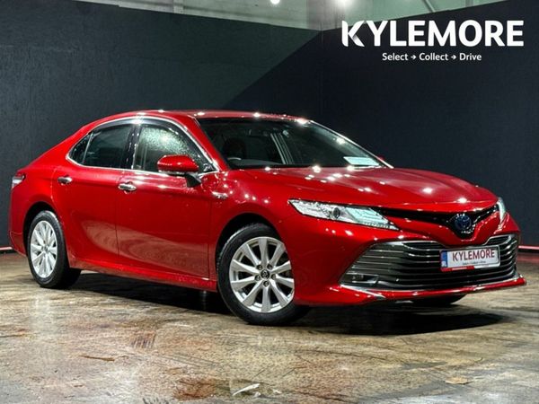 Toyota Camry Saloon, Petrol Hybrid, 2019, Red