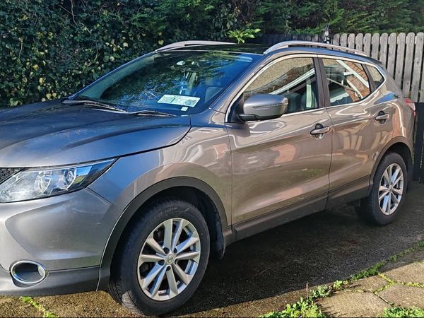 Nissan Qashqai Hatchback, Diesel, 2016, Grey