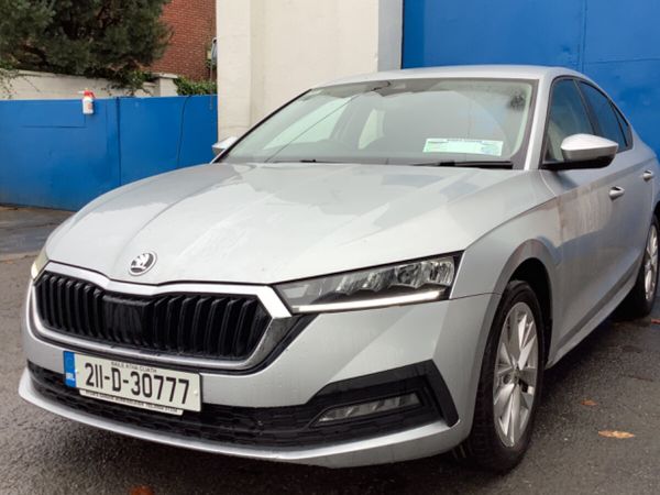 Skoda Octavia Saloon, Diesel, 2021, Grey