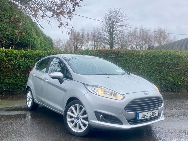 Ford Fiesta Hatchback, Petrol, 2016, Silver