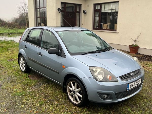 Ford Fiesta Hatchback, Petrol, 2006, Blue