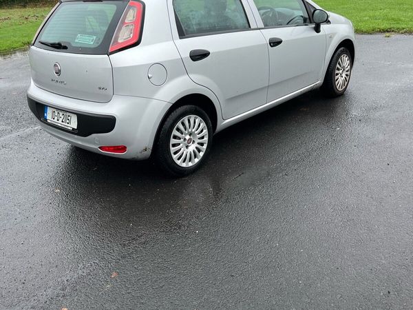 Fiat Punto Hatchback, Petrol, 2010, Green