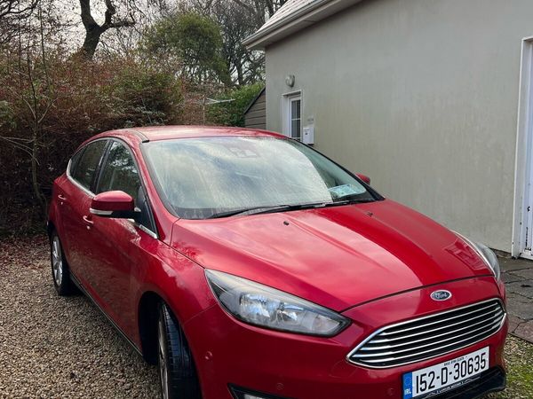 Ford Focus Hatchback, Diesel, 2015, Red