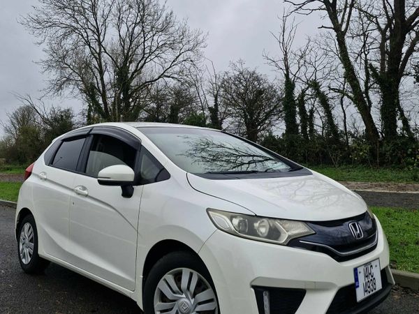 Honda Fit Hatchback, Petrol, 2014, White