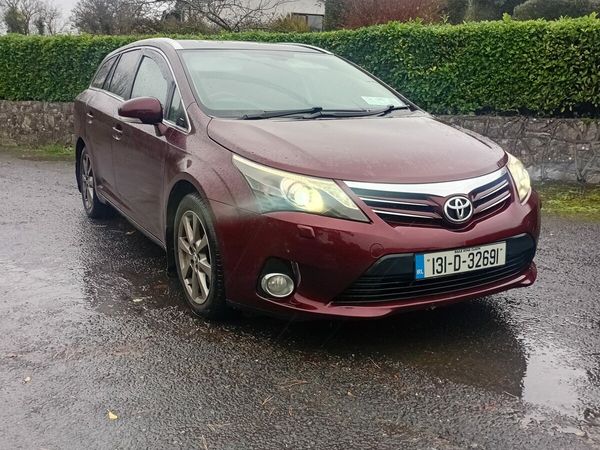Toyota Avensis Estate, Diesel, 2013, Red