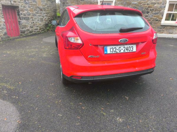 Ford Focus Hatchback, Diesel, 2013, Red