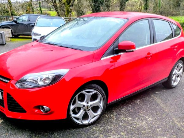 Ford Focus Hatchback, Diesel, 2013, Red