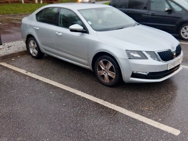 Skoda Octavia Hatchback, Petrol, 2018, Silver
