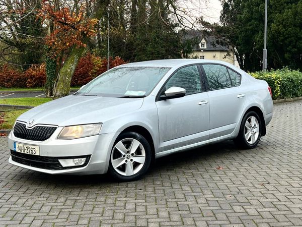 Skoda Octavia Saloon, Diesel, 2014, Silver