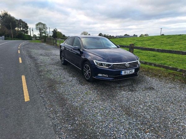 Volkswagen Passat Saloon, Diesel, 2019, Blue