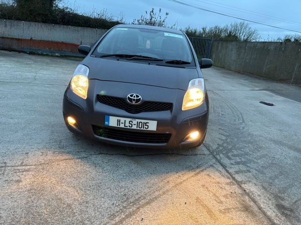 Toyota Yaris Hatchback, Diesel, 2011, Grey