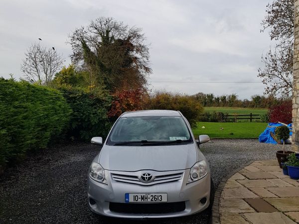 Toyota Auris Hatchback, Diesel, 2010, Silver