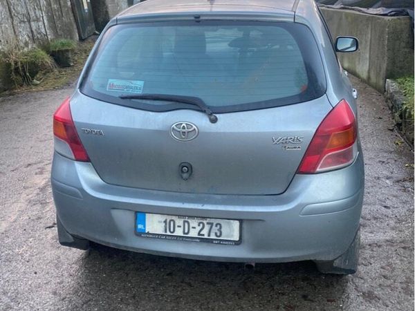 Toyota Yaris Hatchback, Petrol, 2010, Silver