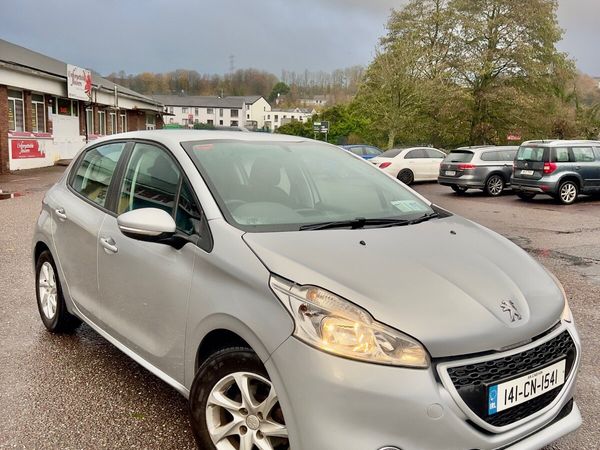 Peugeot 208 Hatchback, Diesel, 2014, Silver