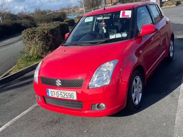 Suzuki Swift Hatchback, Petrol, 2007, Red