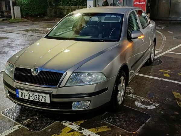 Skoda Octavia Hatchback, Petrol, 2007, Beige
