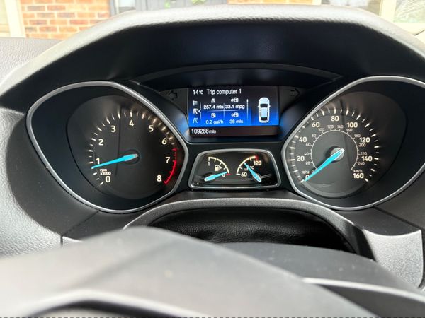 Ford Focus Hatchback, Petrol, 2015, White