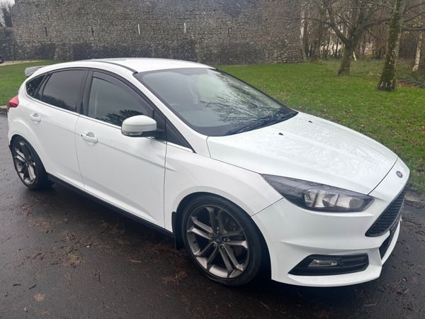 Ford Focus Hatchback, Petrol, 2018, White