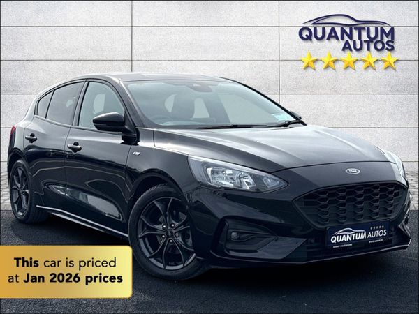 Ford Focus Hatchback, Petrol, 2022, Black