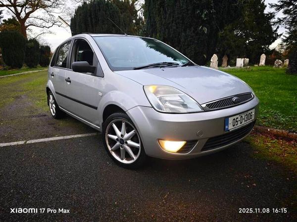 Ford Fiesta Hatchback, Petrol, 2005, Silver