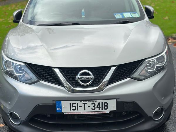 Nissan Qashqai Hatchback, Diesel, 2015, Silver