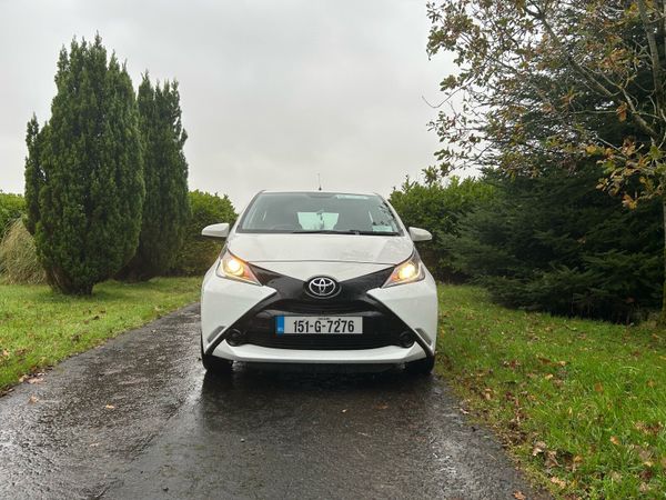 Toyota Aygo Hatchback, Petrol, 2015, White