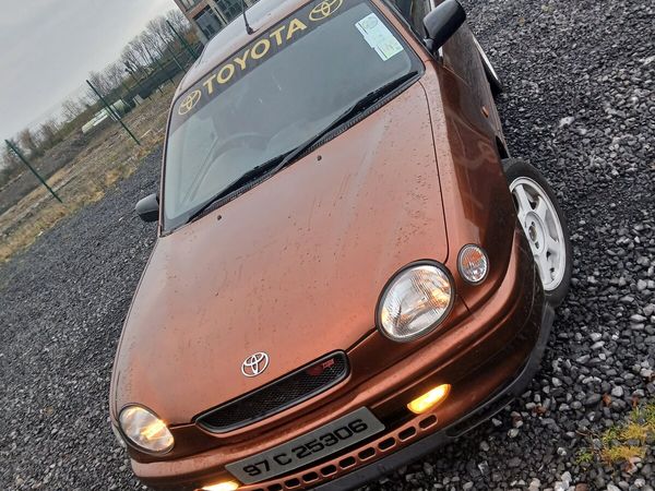 Toyota Corolla Hatchback, Petrol, 1997, Red