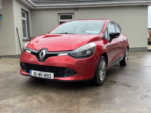 Renault Clio Hatchback, Petrol, 2016, Red