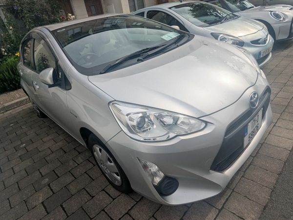 Toyota Aqua Hatchback, Petrol Hybrid, 2017, Silver