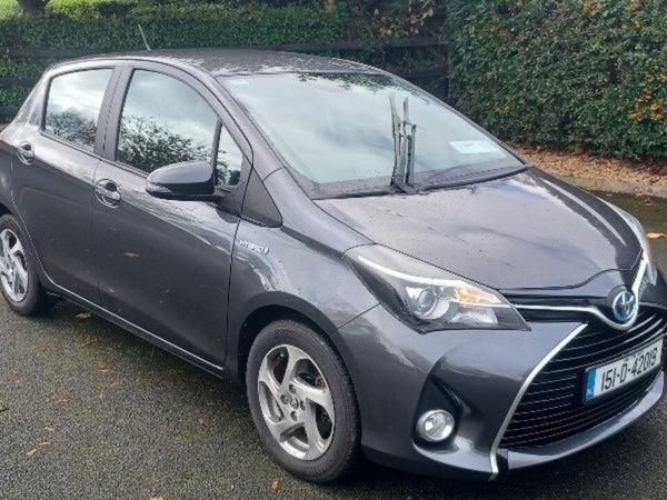Toyota Yaris Hatchback, Petrol Hybrid, 2015, Grey