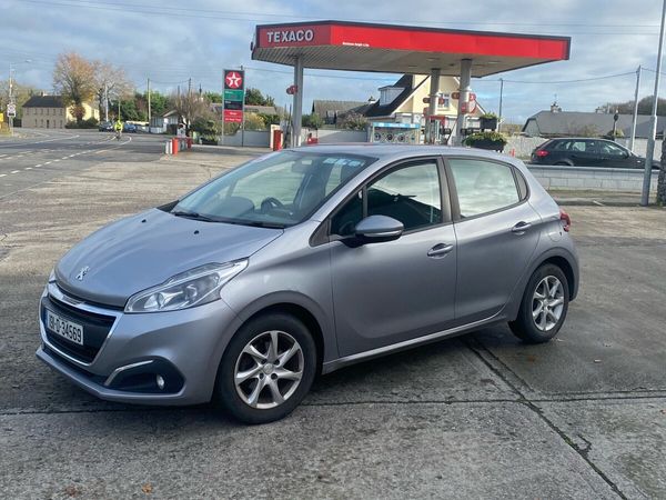 Peugeot 208 Hatchback, Petrol, 2019, Grey