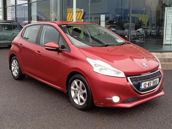 Peugeot 208 Hatchback, Diesel, 2012, Red