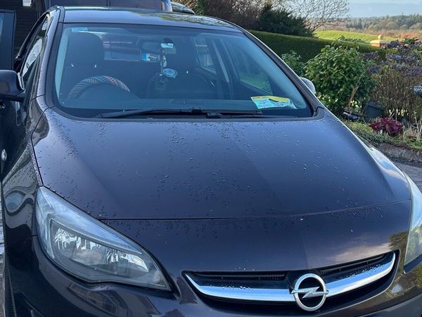 Opel Astra Hatchback, Diesel, 2015, Brown