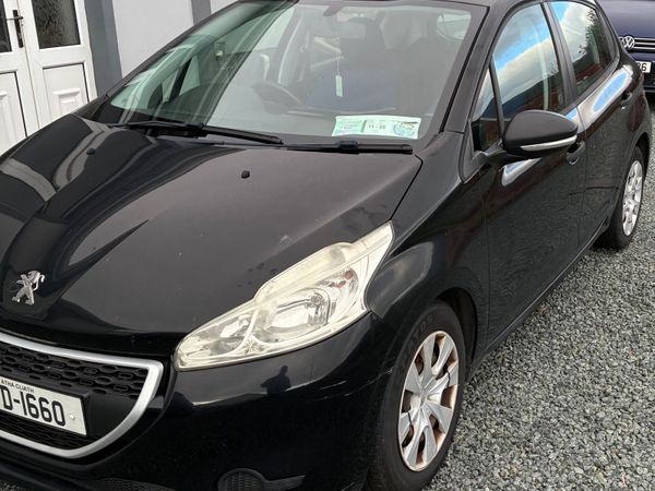 Peugeot 208 Hatchback, Diesel, 2014, Black