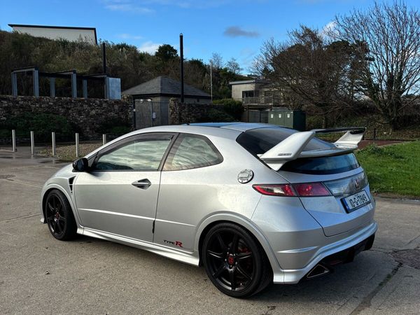 Honda Civic Hatchback, Diesel, 2010, Silver